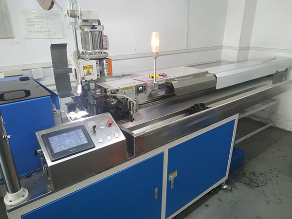 全自动裁线沾锡打端子...